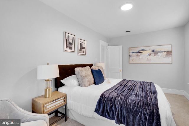 25 PRESTON AVE, Ewing, NJ 08618