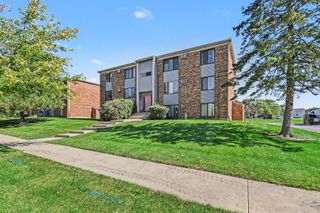 280 Canterbury Lane 5, Bolingbrook, IL 60440