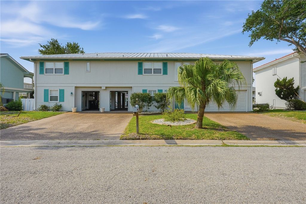 10 Catalina Dr, Rockport, TX 78382 — exterior