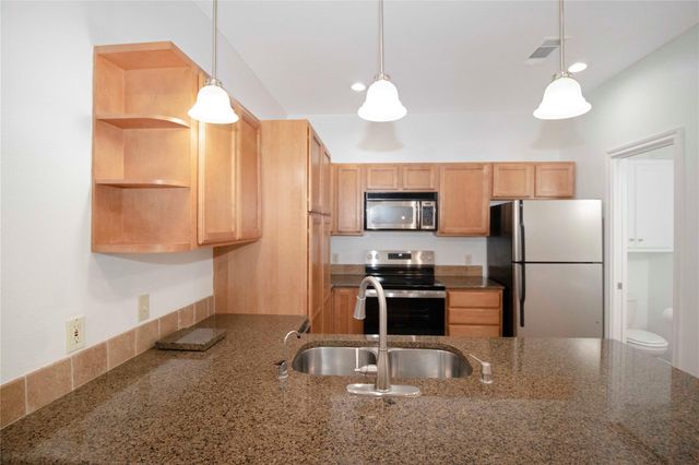 611 E 45th ST 8, Austin, TX 78751