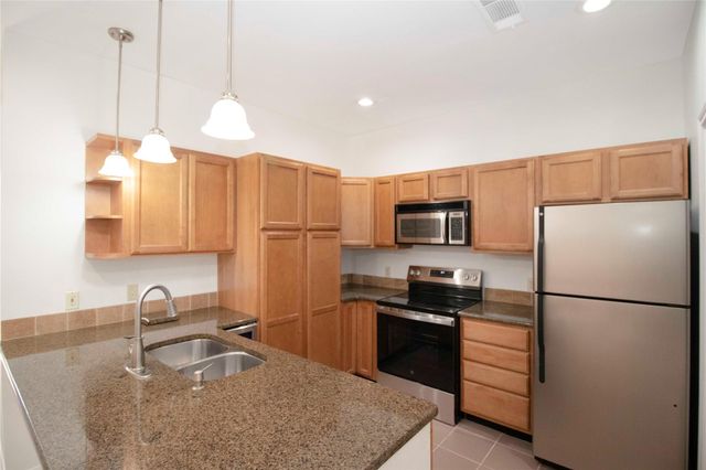 611 E 45th ST 8, Austin, TX 78751