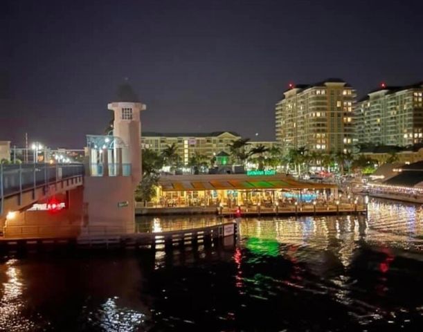 401 Villa Circle, Boynton Beach, FL 33435