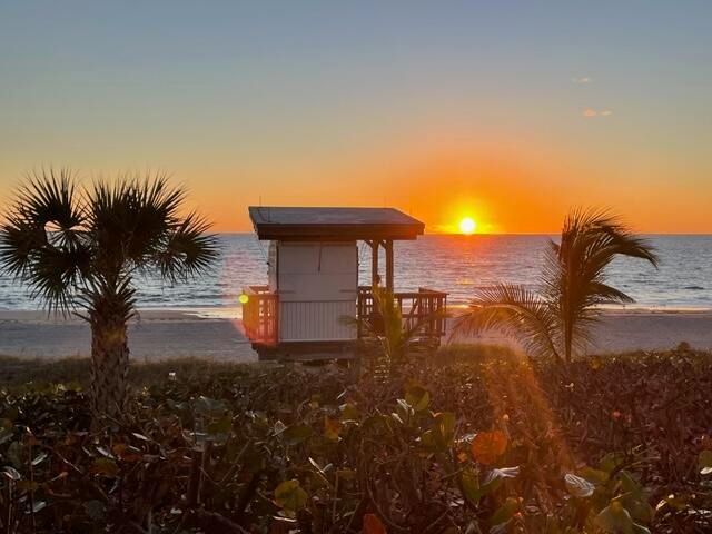 401 Villa Circle, Boynton Beach, FL 33435