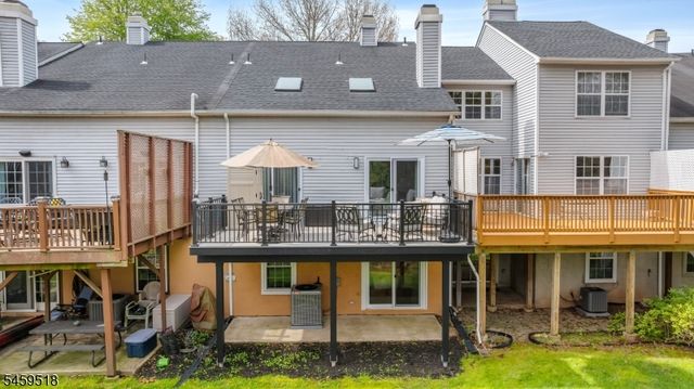 8 Delaware Ln, Branchburg Twp., NJ 08876