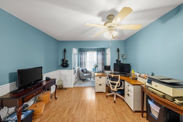 8 Delaware Ln, Branchburg Twp., NJ 08876