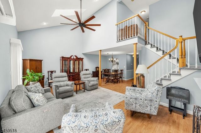 8 Delaware Ln, Branchburg Twp., NJ 08876