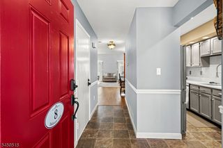 8 Delaware Ln, Branchburg Twp., NJ 08876