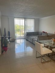 2020 NE 135th St 303, North Miami, FL 33181