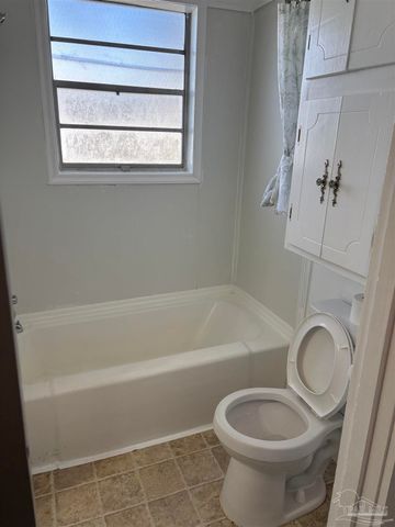 1717 W Government St, Pensacola, FL 32502