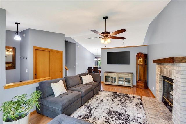 5117 Leanne Lane, Mcfarland, WI 53558