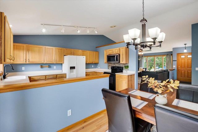 5117 Leanne Lane, Mcfarland, WI 53558