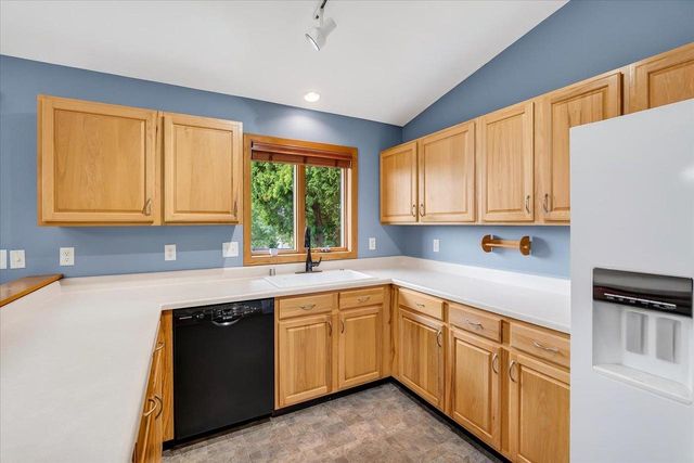 5117 Leanne Lane, Mcfarland, WI 53558