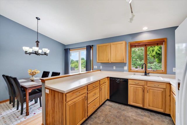 5117 Leanne Lane, Mcfarland, WI 53558