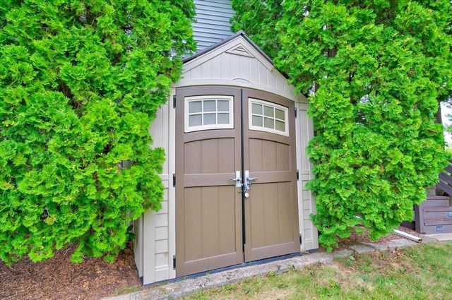 5117 Leanne Lane, Mcfarland, WI 53558