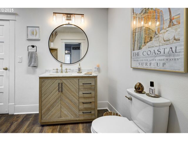 185 E LINCOLN St, Woodburn, OR 97071