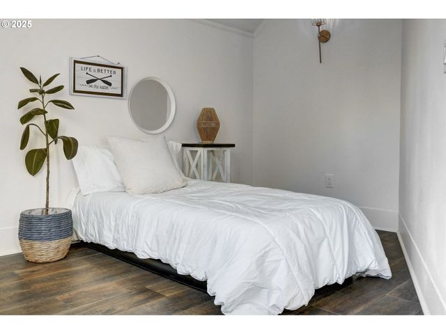 185 E LINCOLN St, Woodburn, OR 97071