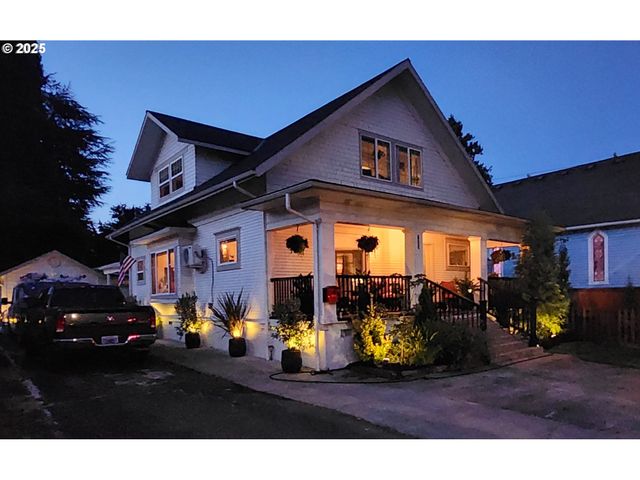 185 E LINCOLN St, Woodburn, OR 97071