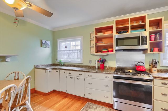 215 Allegheny Ave, Cheswick, PA 15024