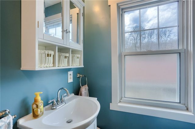 215 Allegheny Ave, Cheswick, PA 15024