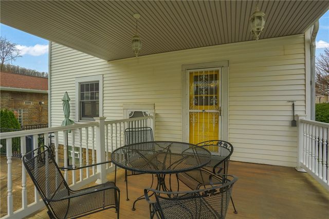 215 Allegheny Ave, Cheswick, PA 15024