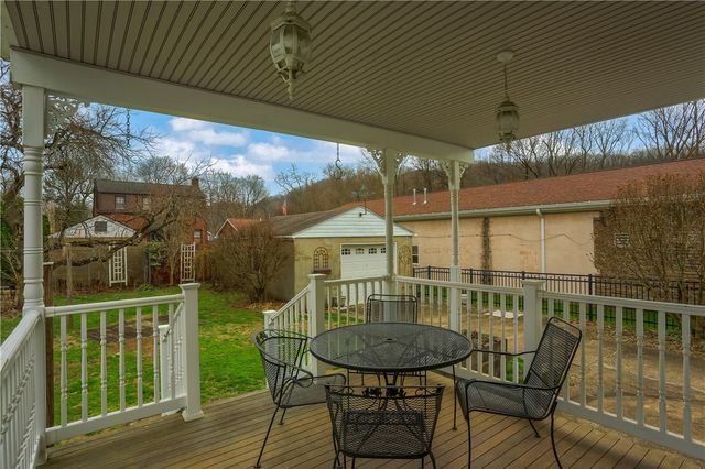 215 Allegheny Ave, Cheswick, PA 15024