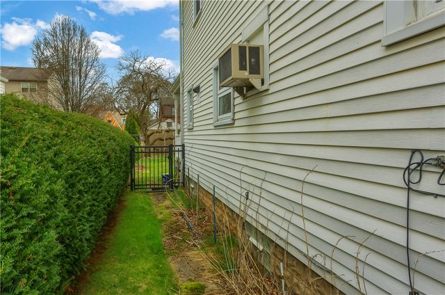 215 Allegheny Ave, Cheswick, PA 15024