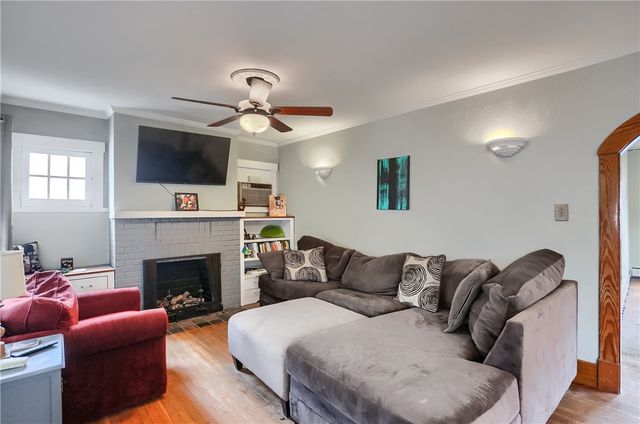 215 Allegheny Ave, Cheswick, PA 15024