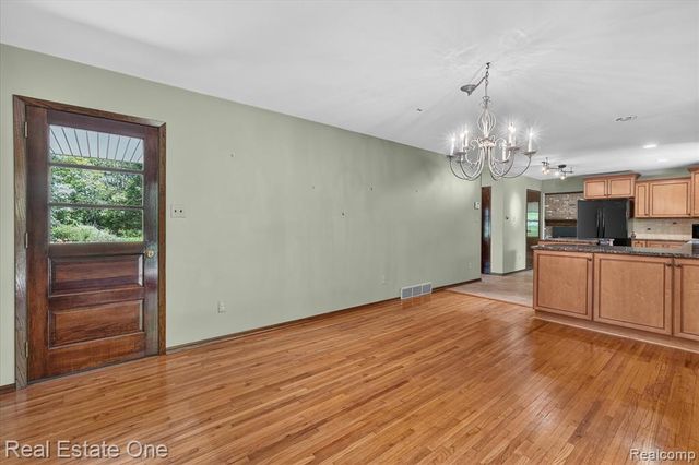 6039 Fish Lake Road, Holly, MI 48442
