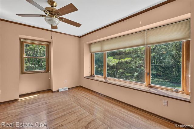 6039 Fish Lake Road, Holly, MI 48442