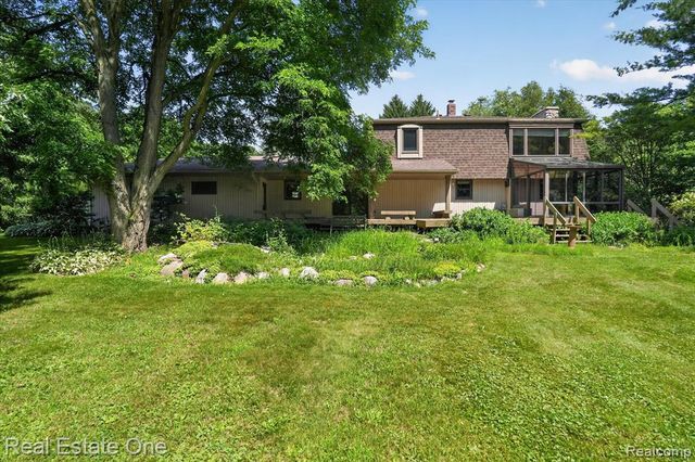 6039 Fish Lake Road, Holly, MI 48442