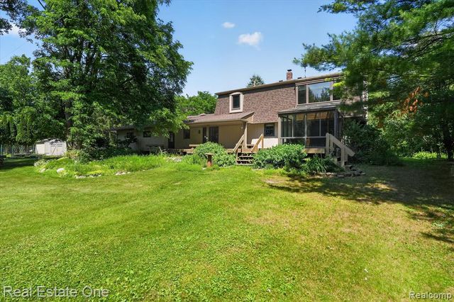 6039 Fish Lake Road, Holly, MI 48442
