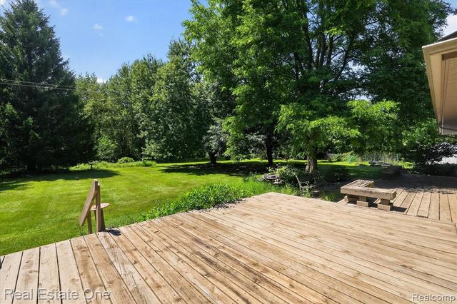 6039 Fish Lake Road, Holly, MI 48442