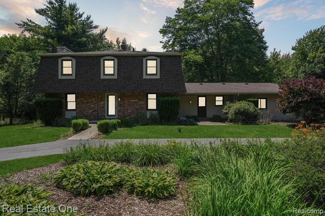 6039 Fish Lake Road, Holly, MI 48442