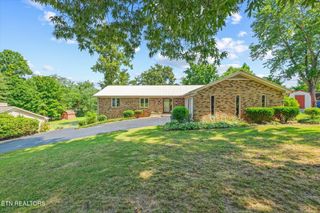 845 Pen Oak Drive, Cookeville, TN 38501