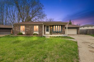 15621 Cox Street, Clinton Charter Twp, MI 48038