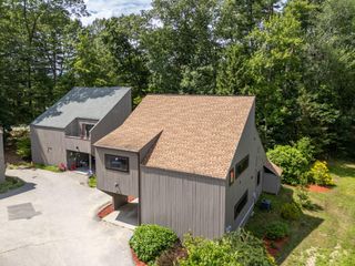 32 Coburn Woods Drive, Nashua, NH 03063