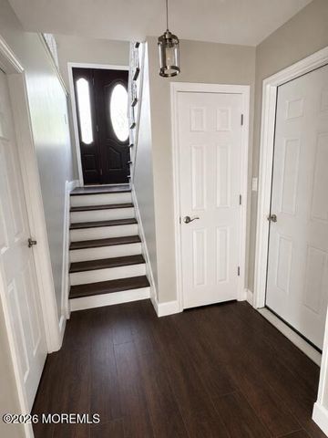 104 Sunset Court, Middletown, NJ 07748