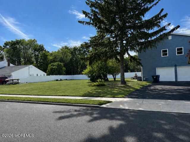 104 Sunset Court, Middletown, NJ 07748