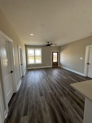 988 Davenport Rd, Cumberland City, TN 37050