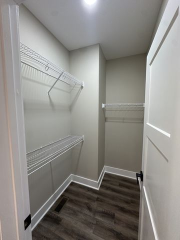 988 Davenport Rd, Cumberland City, TN 37050