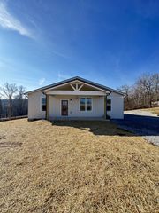 988 Davenport Rd, Cumberland City, TN 37050