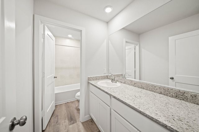 314 Amy Street, Angleton, TX 77515