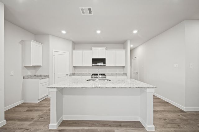 314 Amy Street, Angleton, TX 77515