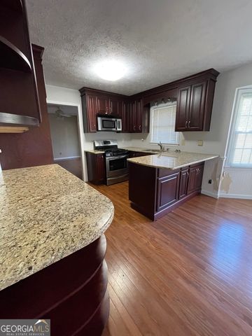 5003 Pineview Terrace, Fayetteville, GA 30214