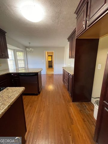 5003 Pineview Terrace, Fayetteville, GA 30214