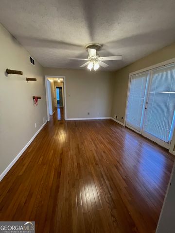 5003 Pineview Terrace, Fayetteville, GA 30214