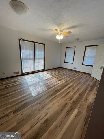 5003 Pineview Terrace, Fayetteville, GA 30214
