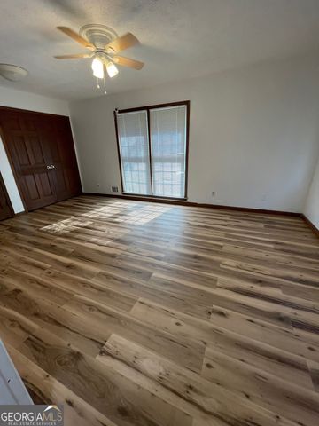 5003 Pineview Terrace, Fayetteville, GA 30214