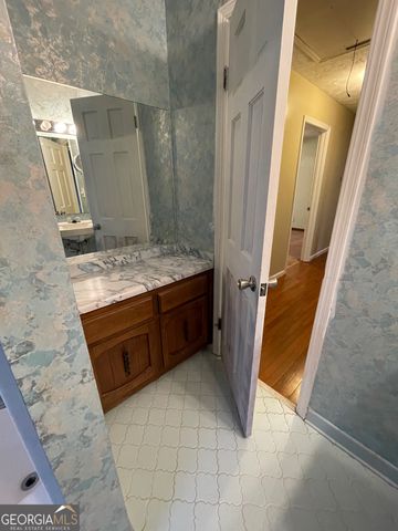 5003 Pineview Terrace, Fayetteville, GA 30214