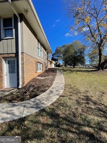 5003 Pineview Terrace, Fayetteville, GA 30214